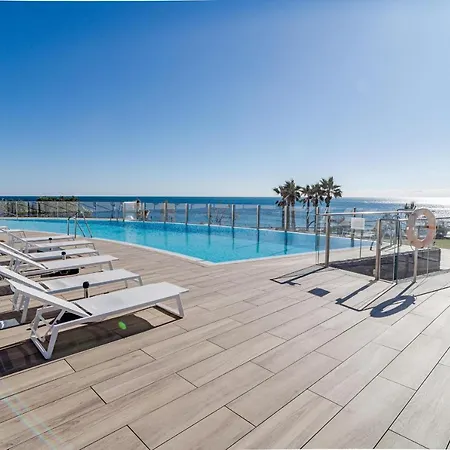 Te- Luxury Resort, Front Line Beach, Families Only Apartment *