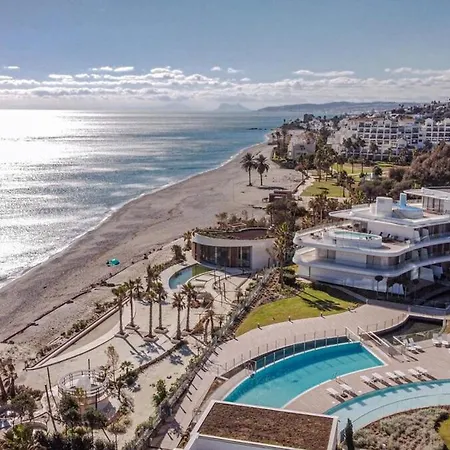 Te- Luxury Front Line Families Only Apartment Estepona