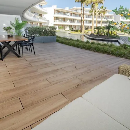 Te- Luxury Front Line Families Only Apartment
