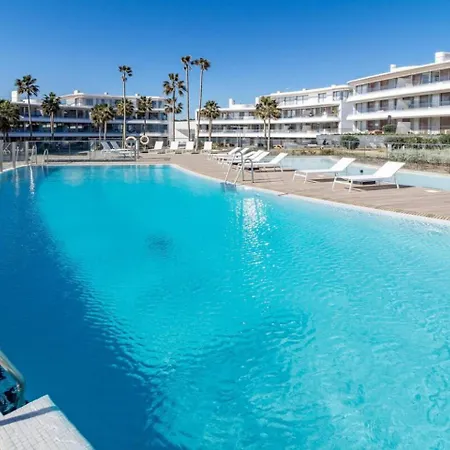 Te- Luxury Front Line Families Only Apartment Estepona