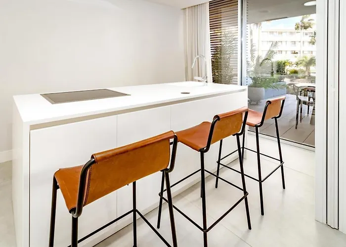 Apartament Te- Luxury Front Line Families Only