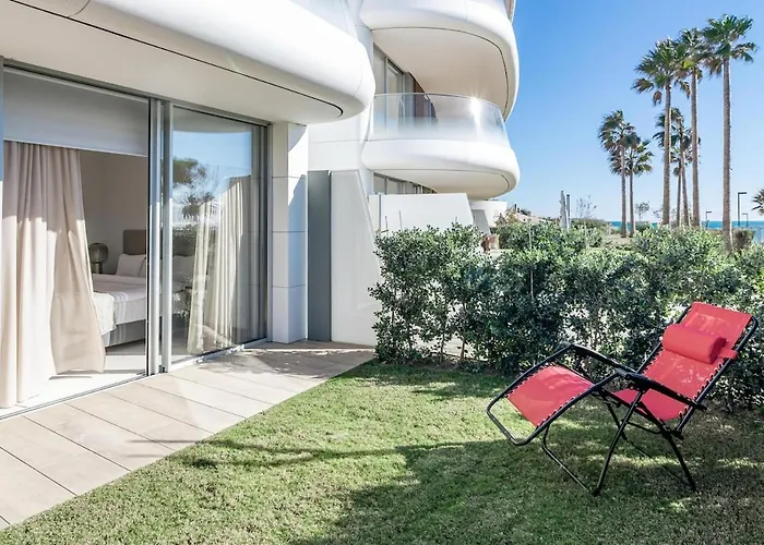 Te- Luxury Front Line Families Only Apartament *