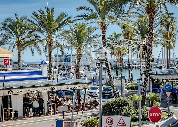 Te- Luxury Front Line Families Only Apartment Estepona