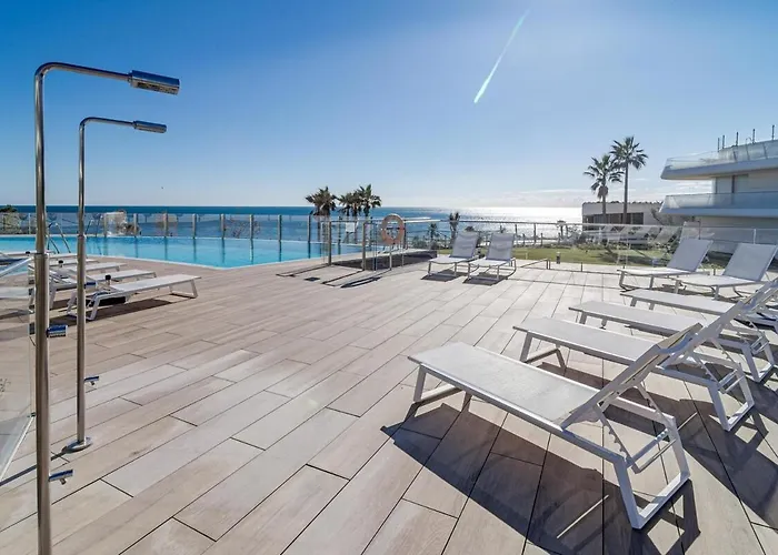 Te- Luxury Front Line Families Only Apartamento