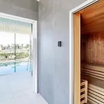 Appartement Te- Luxury Front Line Families Only